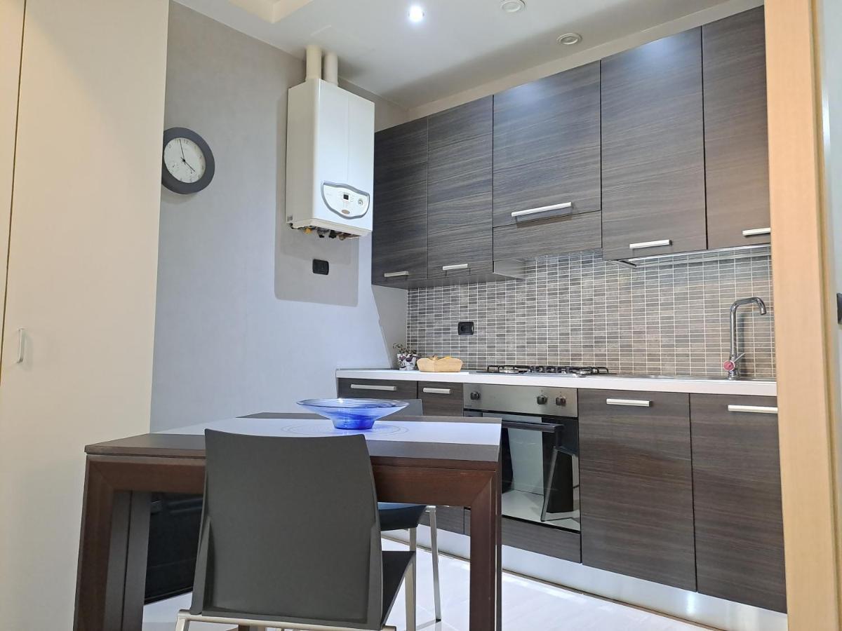 Appartamento Nel Cuore Di Parma - Laterale Via Farini Exterior foto